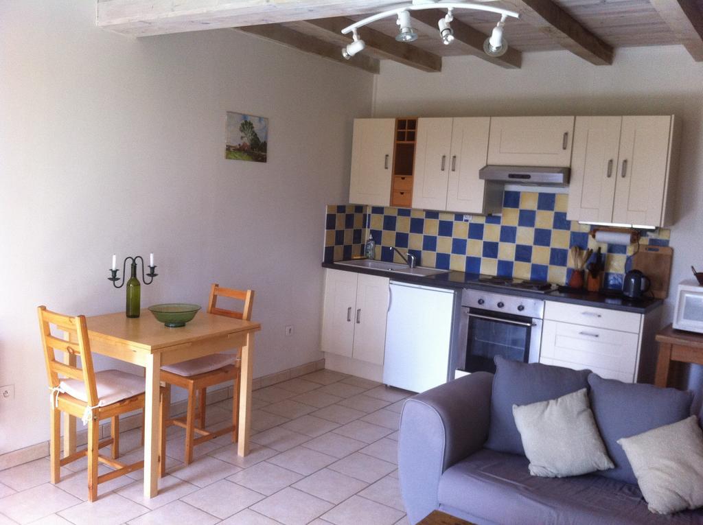 La Petite Maison Crezieres Δωμάτιο φωτογραφία