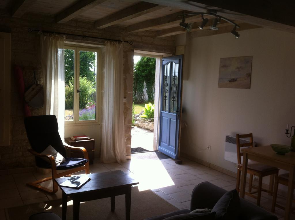La Petite Maison Crezieres Δωμάτιο φωτογραφία